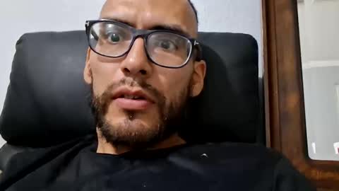 jon198635 online show from 25, 11, 2025