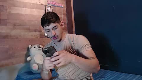 jonathancast08 online show from 28, 11, 2025