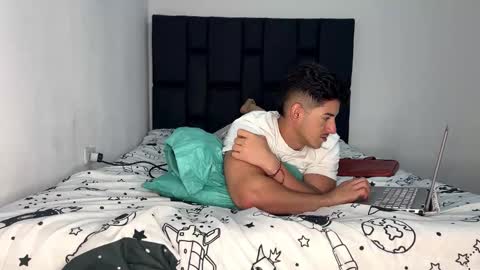 jonathancast08 online show from 17, 4, 2026