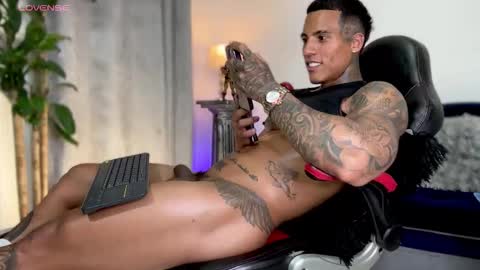 Snapshot of jordandenis17 chatting on 19, 12, 2025 Schedule 3 pm - 10pm OfflineTuesday and Wednesday online show from 19, 12, 2025