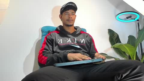 Snapshot of jordanparis chatting on 11, 1, 2025 JordanParis online show from 11, 1, 2025