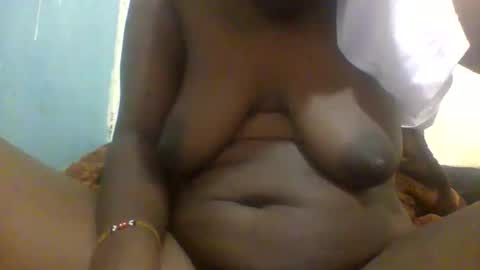 Snapshot of jos_lynn chatting on 4, 12, 2025 jos_lynn online show from 4, 12, 2025
