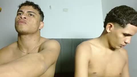 Snapshot of jose_and_daniel chatting on 7, 7, 2026 JOSE AND DANIEL online show from 7, 7, 2026