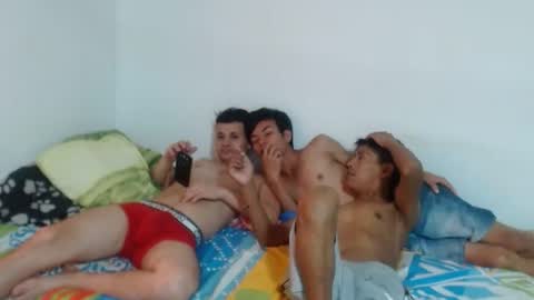 Snapshot of joseph_and_thomas chatting on 17, 2, 2025 thomas y joseph online show from 17, 2, 2025