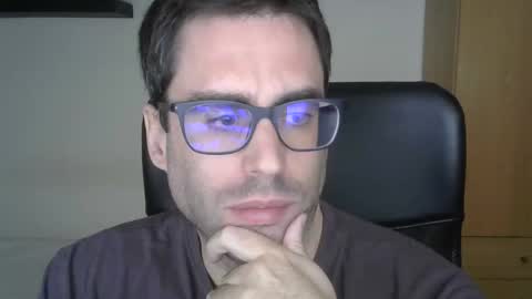 Snapshot of josevd chatting on 5, 11, 2025 Jose online show from 5, 11, 2025