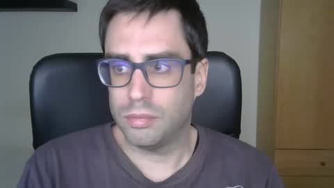 Snapshot of josevd chatting on 15, 11, 2025 Jose online show from 15, 11, 2025