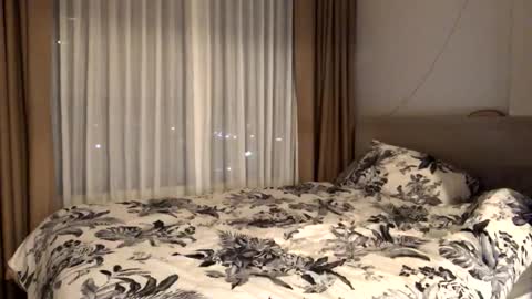 josh_xo online show from 4, 11, 2025