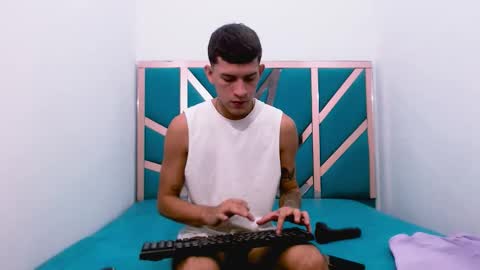 Snapshot of josue_linares chatting on 18, 9, 2025 josue_linares online show from 18, 9, 2025