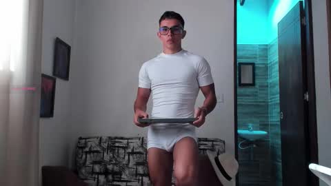 Im Jouliano online show from 9, 10, 2025