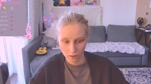 Snapshot of joy_keys chatting on 7, 3, 2025 joy_keys online show from 7, 3, 2025