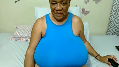 Snapshot of joycemando chatting on 21, 1, 2025 DairyQueen online show from 21, 1, 2025