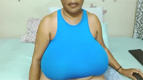 Snapshot of joycemando chatting on 3, 2, 2025 DairyQueen online show from 3, 2, 2025