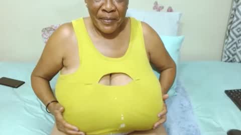 Snapshot of joycemando chatting on 3, 2, 2025 DairyQueen online show from 3, 2, 2025