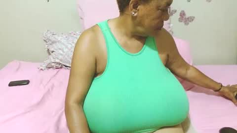 Snapshot of joycemando chatting on 7, 2, 2025 DairyQueen online show from 7, 2, 2025