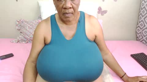 Snapshot of joycemando chatting on 26, 2, 2025 DairyQueen online show from 26, 2, 2025
