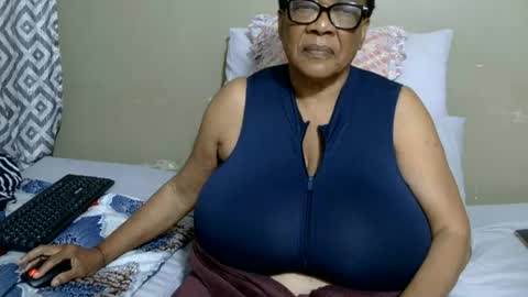 Snapshot of joycemando chatting on 20, 6, 2026 DairyQueen online show from 20, 6, 2026