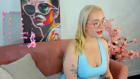 Snapshot of joyfuljasmine chatting on 30, 9, 2025 Vickie online show from 30, 9, 2025