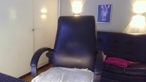 Josneidy  Jos   online show from 4, 1, 2025