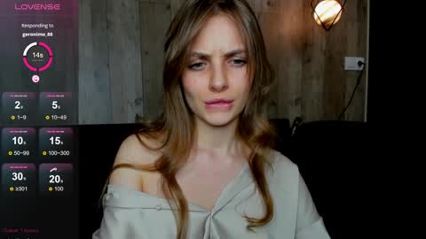 Snapshot of ju_lii chatting on 7, 2, 2025 Julia and Julia online show from 7, 2, 2025