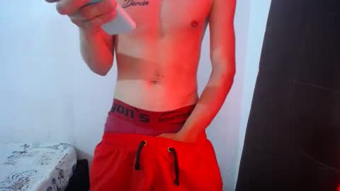 Snapshot of juan_stevan chatting on 1, 1, 2025 juan stevan online show from 1, 1, 2025