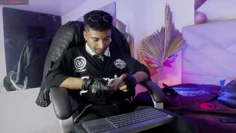 juancamilo66_ online show from 18, 6, 2026