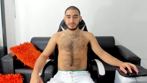 Juan Diego Uribe online show from 6, 3, 2025