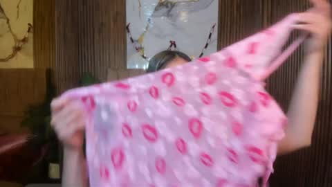 JUANITA online show from 5, 4, 2026