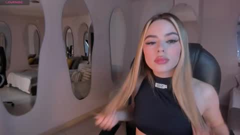 Juanita Clay online show from 12, 10, 2025