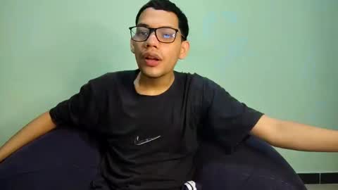 Snapshot of juansuarez204 chatting on 6, 1, 2025 juansuarez204 online show from 6, 1, 2025