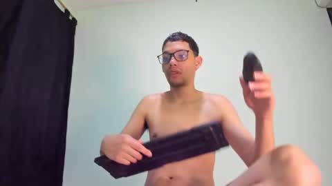 Snapshot of juansuarez204 chatting on 15, 2, 2025 juansuarez204 online show from 15, 2, 2025