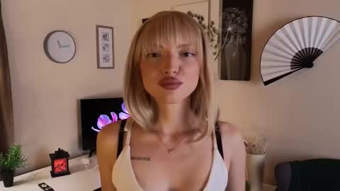 Snapshot of judith_belly chatting on 5, 11, 2025 Eva online show from 5, 11, 2025