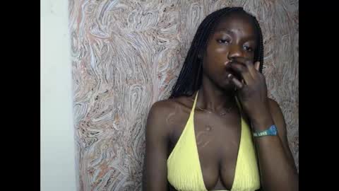 Snapshot of juicyberryx chatting on 29, 1, 2025 queen online show from 29, 1, 2025