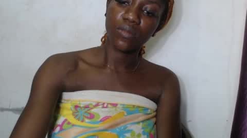 Snapshot of juicyberryx chatting on 13, 6, 2026 queen online show from 13, 6, 2026