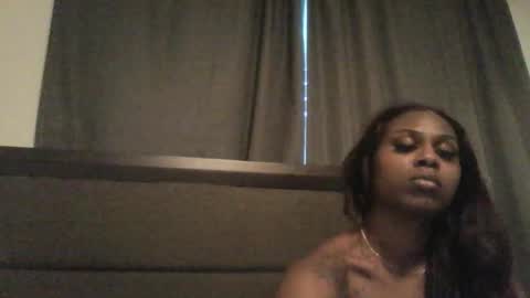 JuicyExotic online show from 18, 11, 2025