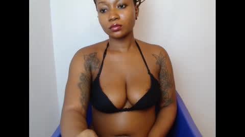 Snapshot of juicyxpink chatting on 6, 2, 2025 juicyxpink online show from 6, 2, 2025