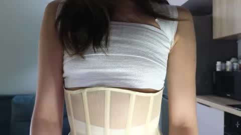 Snapshot of jujuyang chatting on 8, 3, 2025 Julia online show from 8, 3, 2025