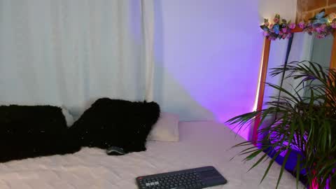 Jules and Gia online show from 5, 1, 2025
