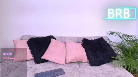 Jules and Gia online show from 12, 4, 2026