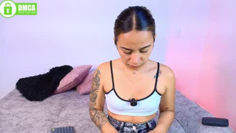 Snapshot of jules_n_gia chatting on 24, 4, 2026 Jules and Gia online show from 24, 4, 2026