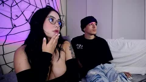 Snapshot of juli_aaron chatting on 19, 10, 2025 JULI AARON online show from 19, 10, 2025