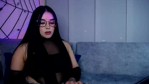 Snapshot of juli_aaron chatting on 19, 10, 2025 JULI AARON online show from 19, 10, 2025