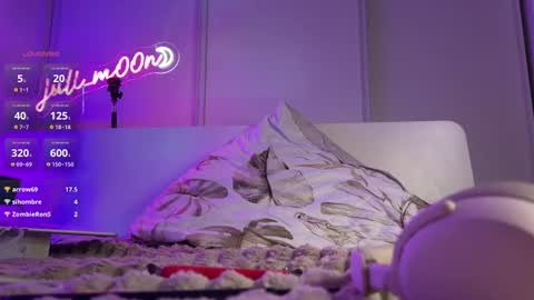 Snapshot of juli_m00n chatting on 9, 7, 2026 juli_m00n online show from 9, 7, 2026