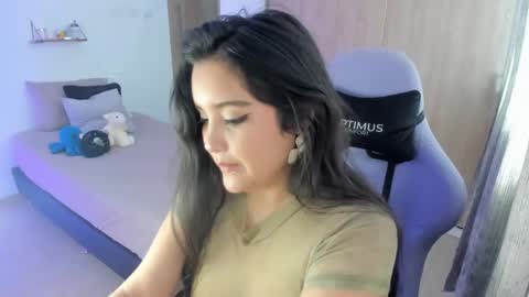 juli_santos_22 online show from 7, 1, 2025