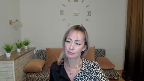 Snapshot of julia__cherry_ chatting on 6, 12, 2024 julia__cherry_ online show from 6, 12, 2024