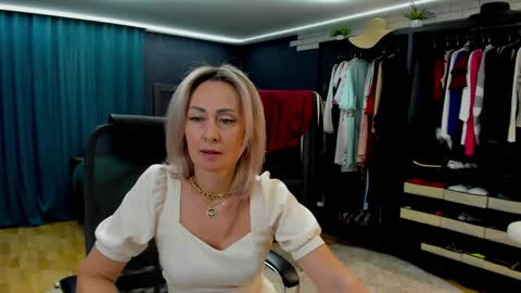 Snapshot of julia__cherry_ chatting on 24, 4, 2026 julia__cherry_ online show from 24, 4, 2026