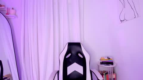 Snapshot of julia_joness chatting on 7, 12, 2024 Julia online show from 7, 12, 2024