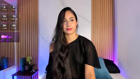 J U L IA   M A R T I N E Z online show from 2, 3, 2026