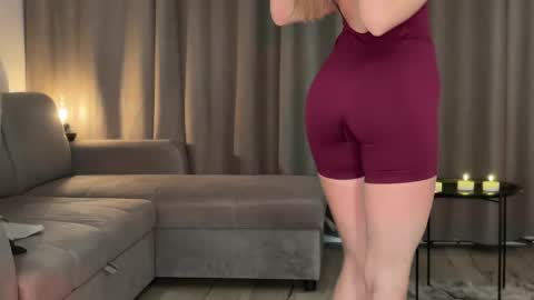 Snapshot of julia_rle chatting on 22, 10, 2025 Julia R Le online show from 22, 10, 2025