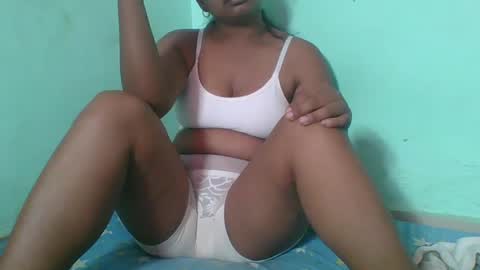 juliah02 online show from 12, 2, 2025