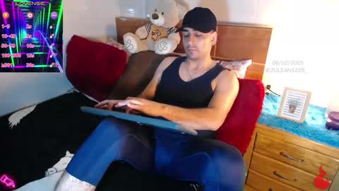 Julian online show from 8, 2, 2025